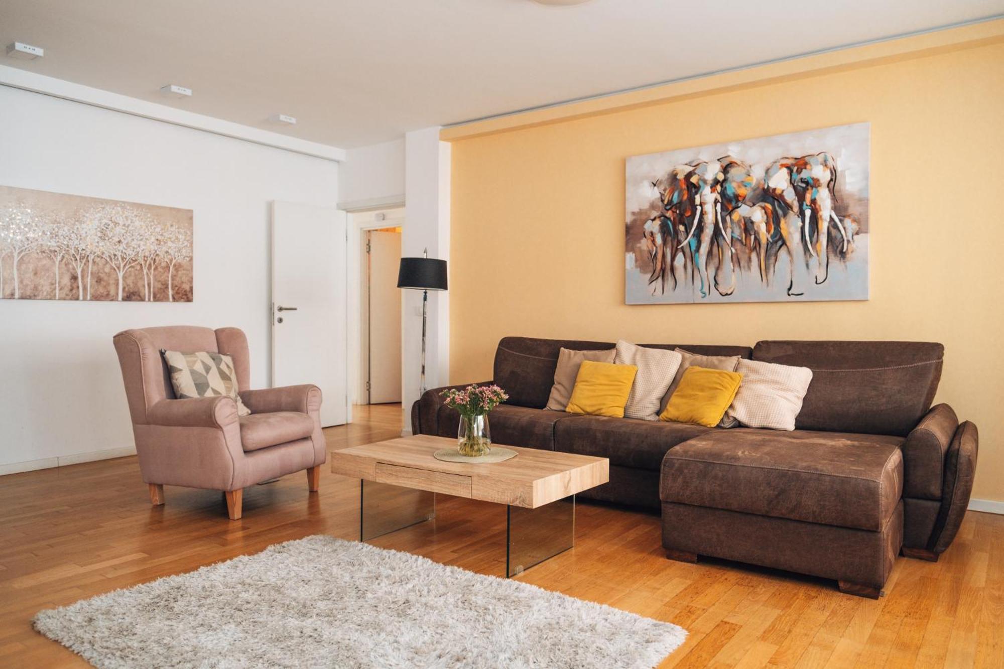Crown Central Three Bedroom Apartment بلغراد المظهر الخارجي الصورة