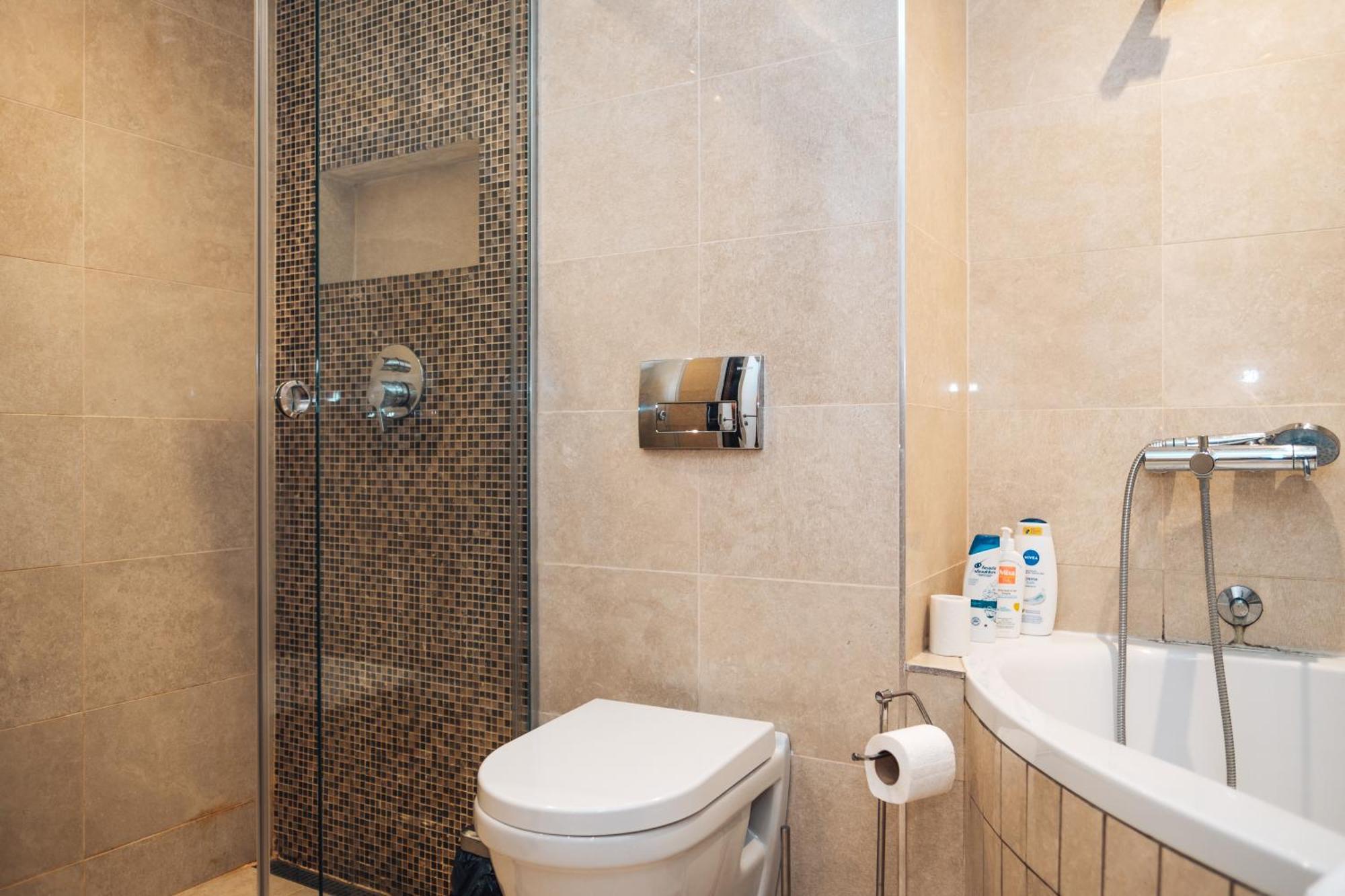Crown Central Three Bedroom Apartment بلغراد المظهر الخارجي الصورة